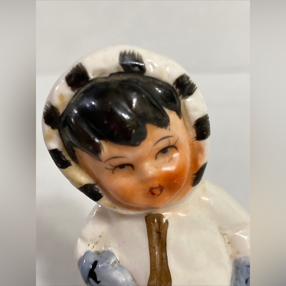 Vintage Salt and Pepper Shakers Eskimo Inuit Children Made In Japan - Picture 13 of 16